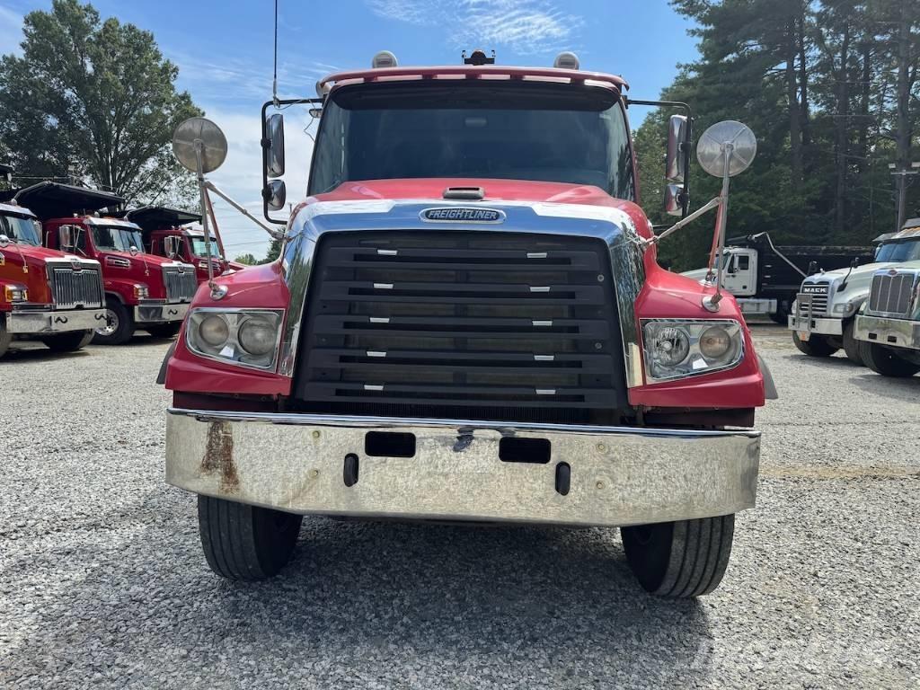 Freightliner 114 SD ダンプ