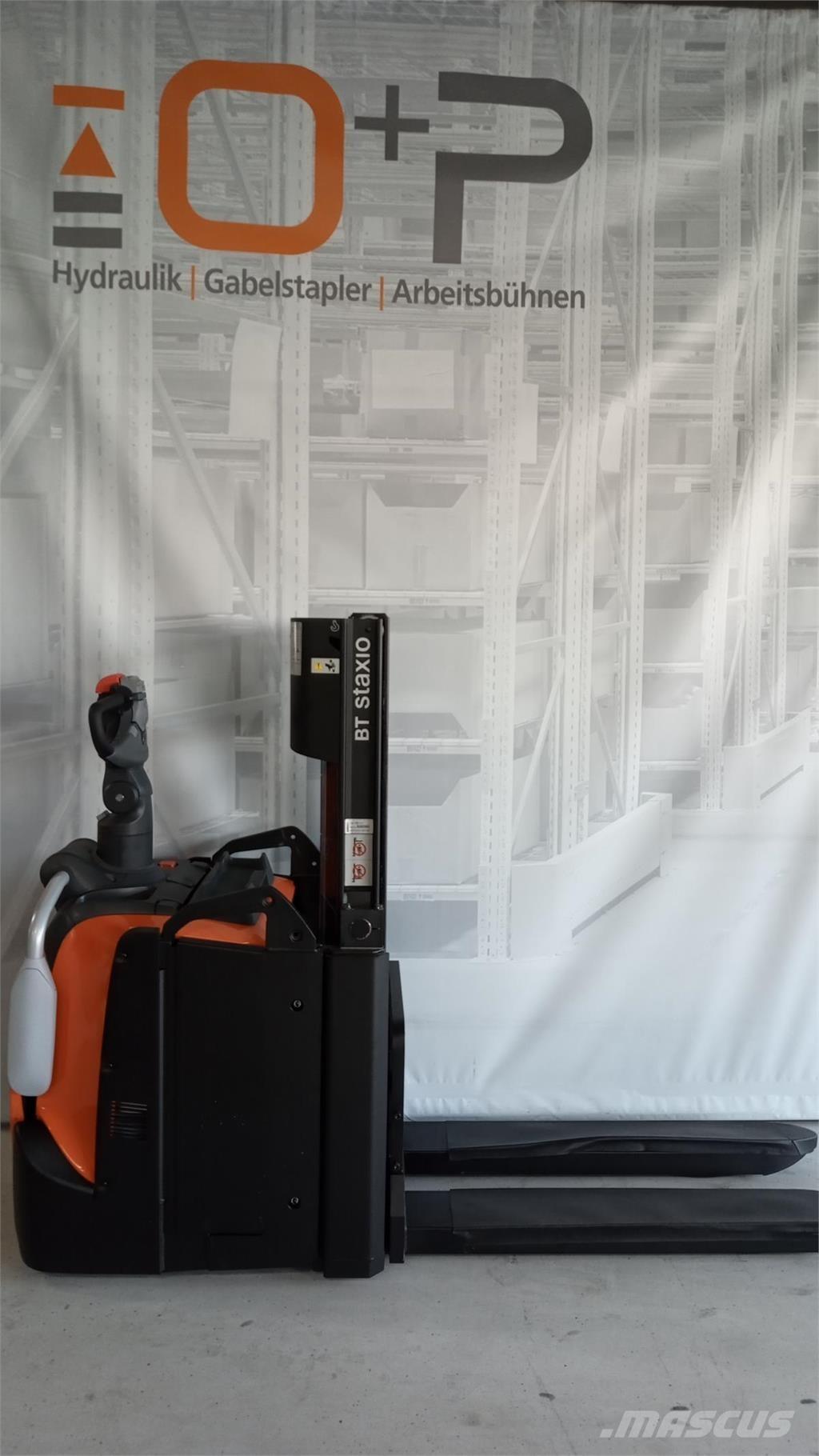 Toyota BT SPE200D 自走式スタッカー