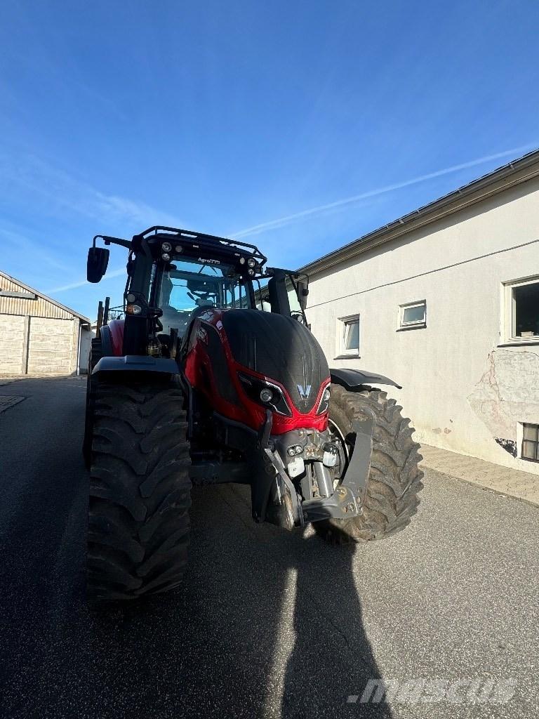 Valtra T 214 D 林業トラクター