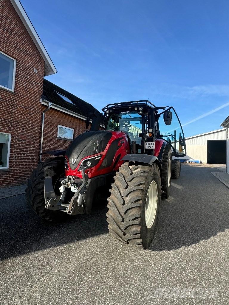 Valtra T 214 D 林業トラクター