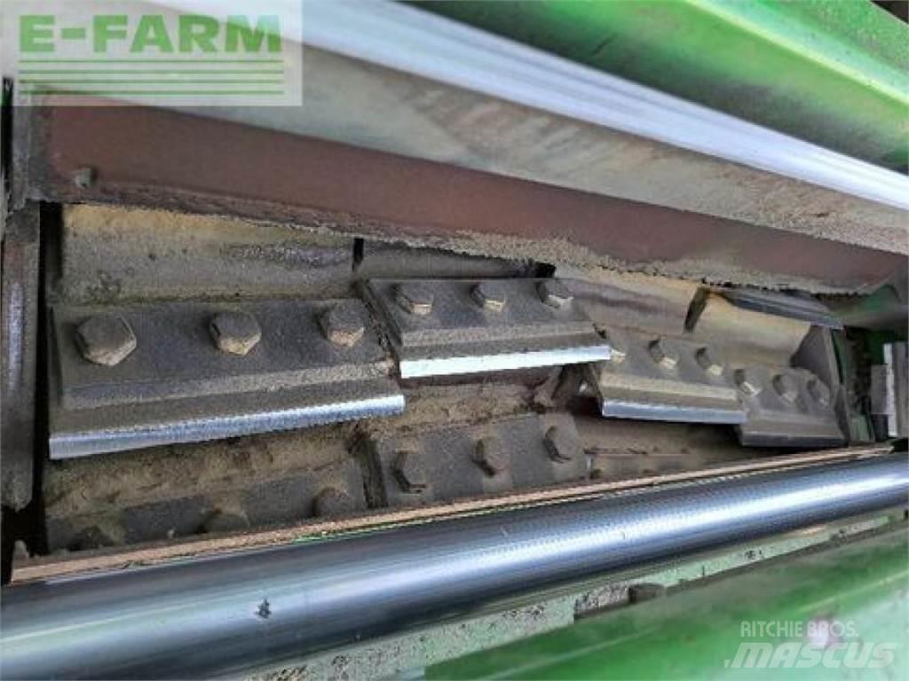 John Deere 7750 自走式フォレージハーベスター
