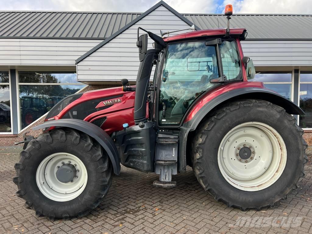 Valtra T 174 Versu トラクター