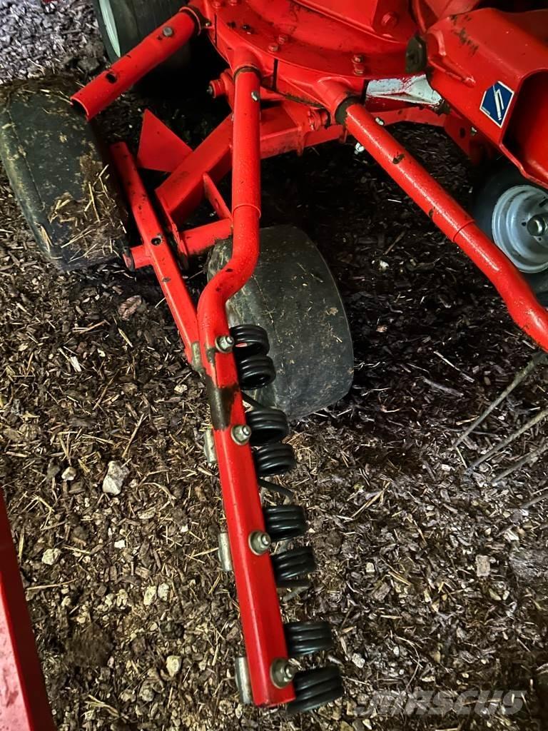 Kuhn GA 6632 ウィンドローア/レーキ