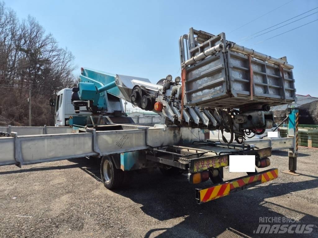 Horyong SKY450 トラック高所作業車