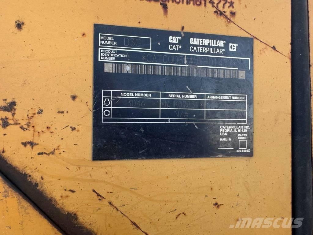 CAT D 3 G ブルドーザー