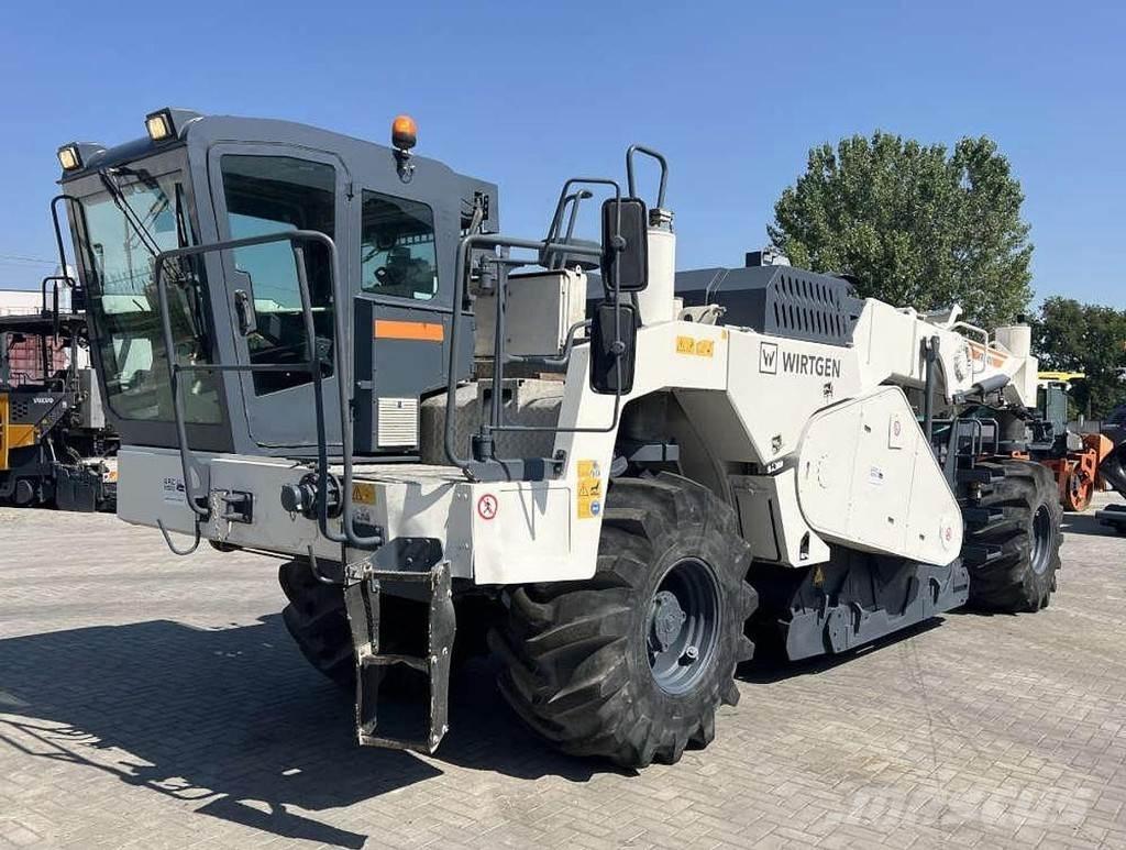 Wirtgen WR 2400 アスファルトリサイクルマシン