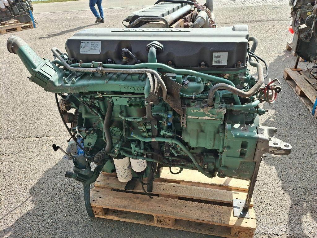 Volvo D11C330 エンジン