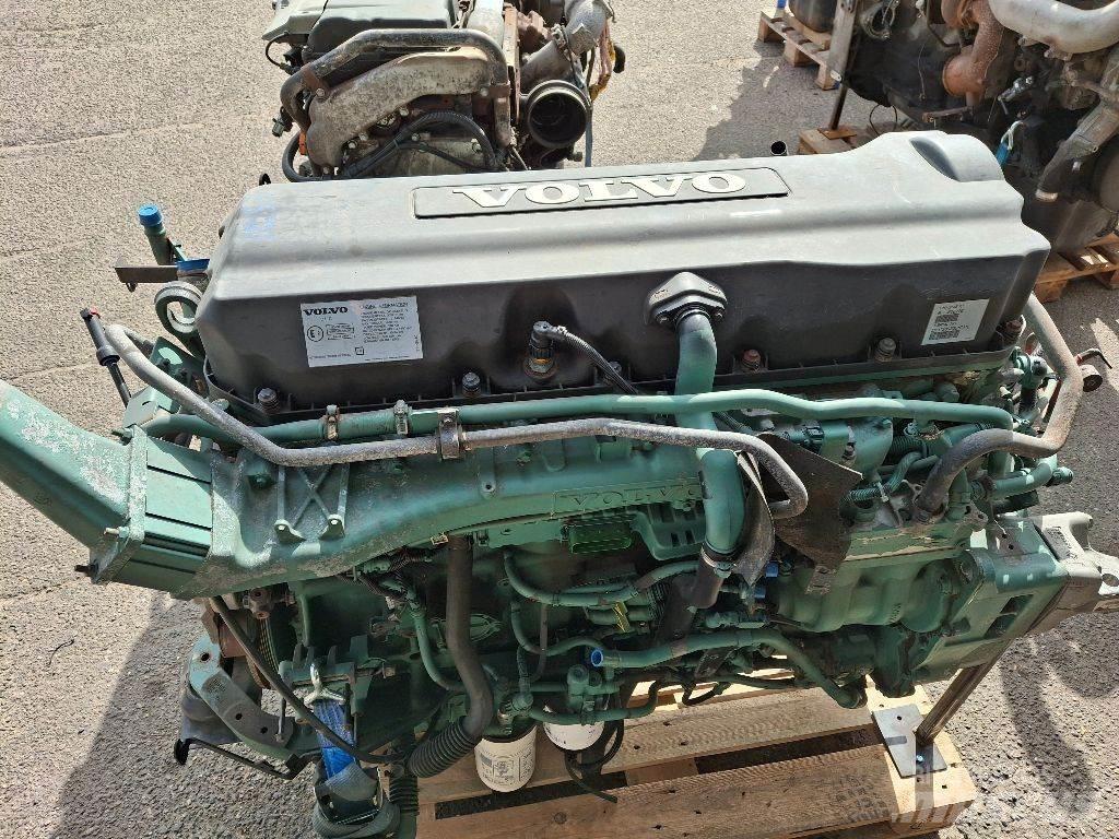 Volvo D11C330 エンジン