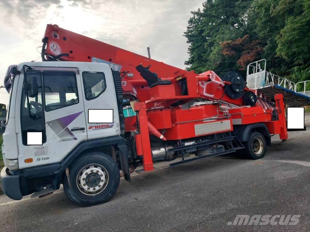 Horyong SKY450 トラック高所作業車