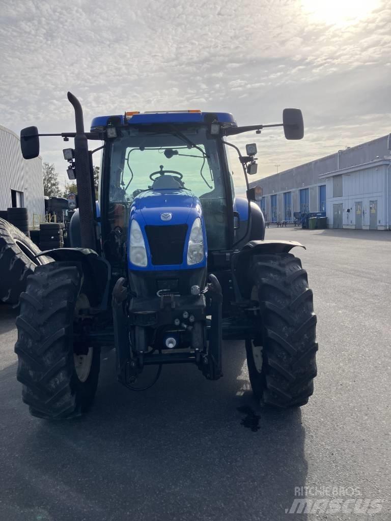 New Holland T 6020 トラクター
