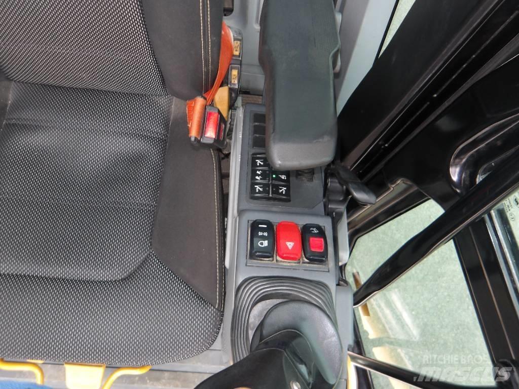 CAT M 318 ホイール式油圧ショベル（パワーショベル・ユンボ・バックホー）