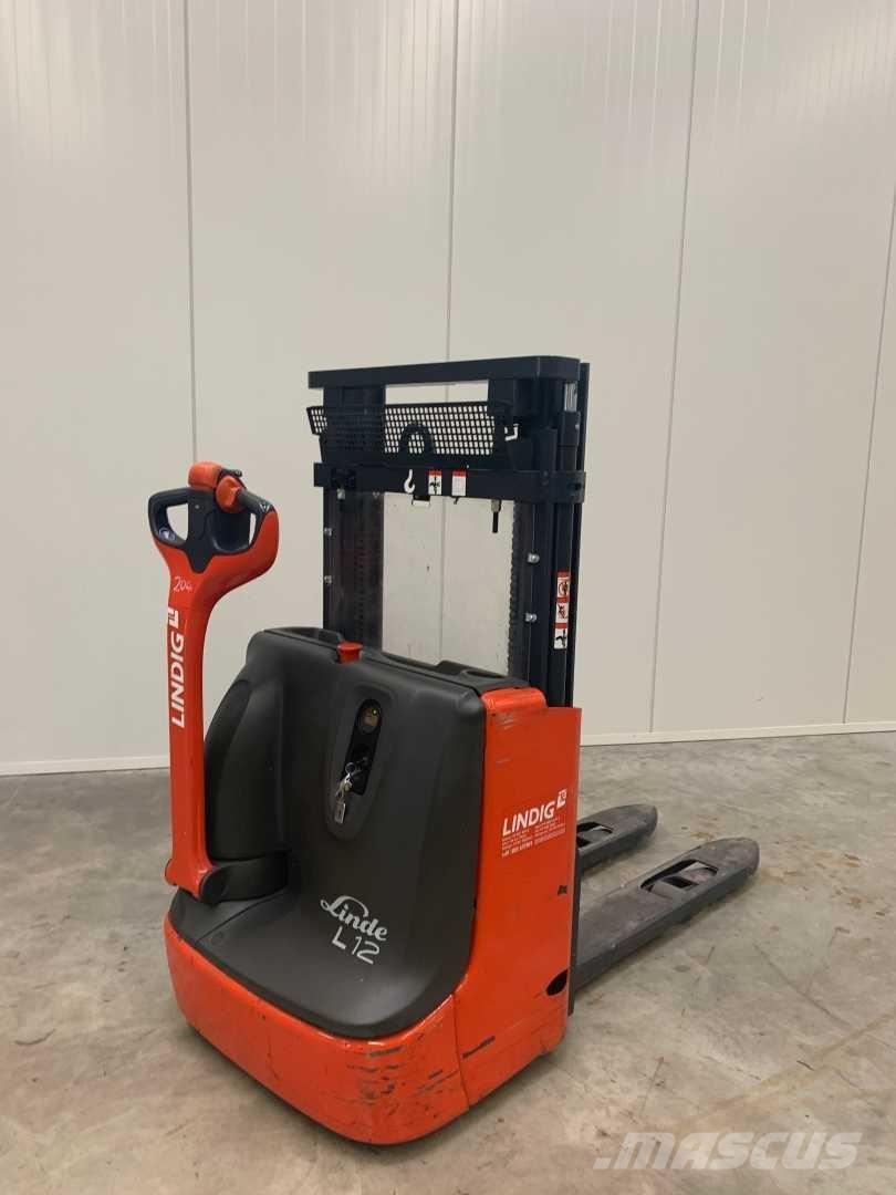 Linde L12 自走式スタッカー