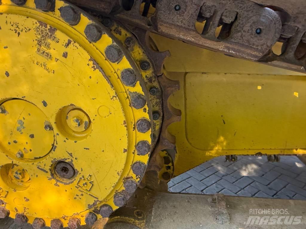 CAT D 6 T LGP ブルドーザー