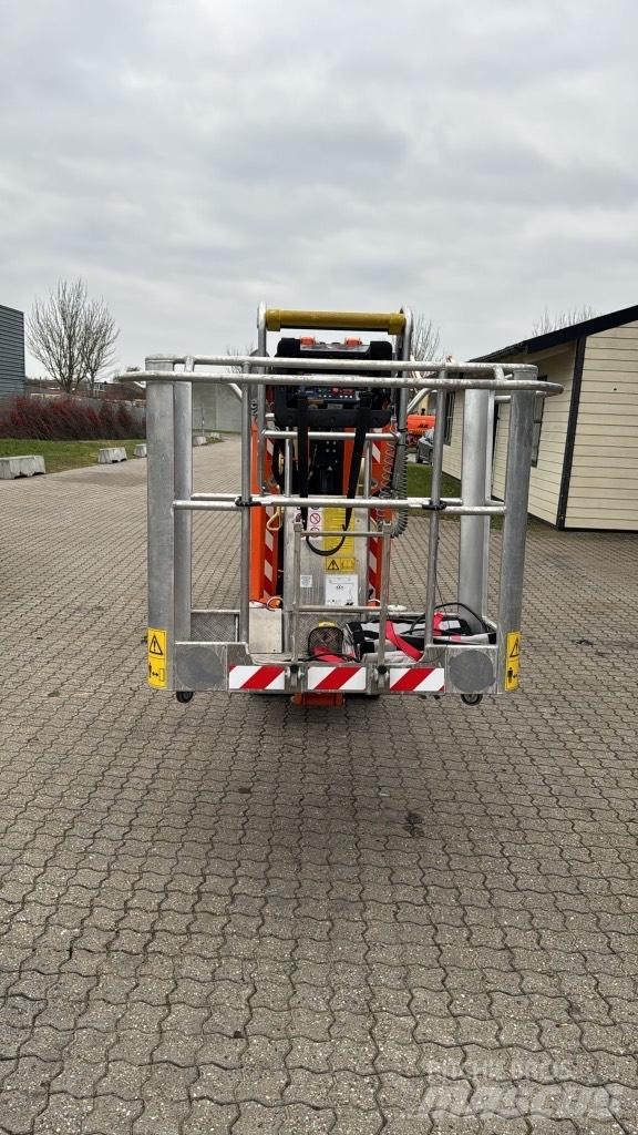 JLG X 20 J Plus ブームリフト　屈伸型