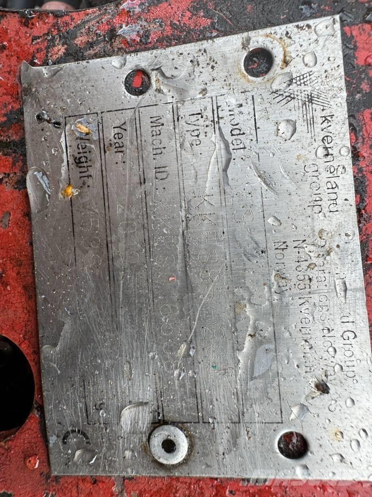 Kverneland ES85 リバーシブルプラウ