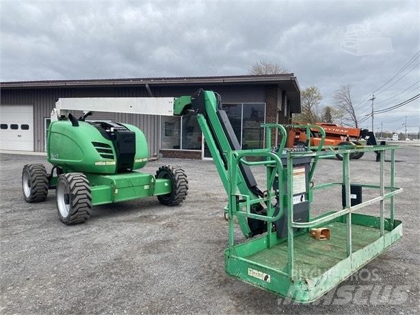 JLG 600 AJ ブームリフト　屈伸型