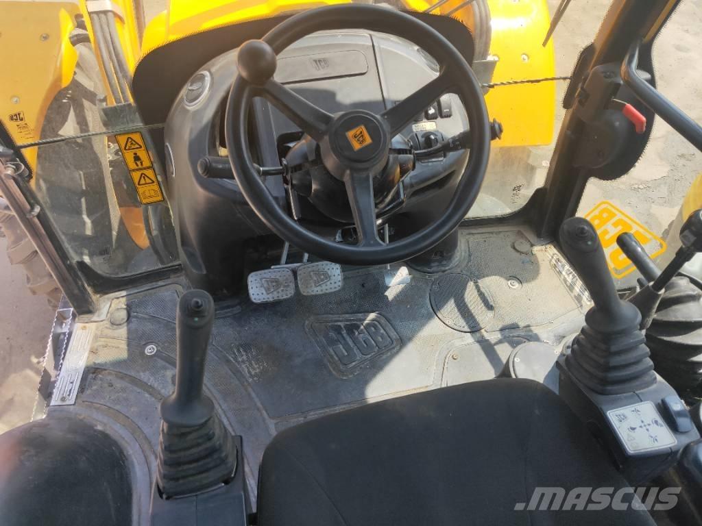 JCB 4CX バックホーローダー