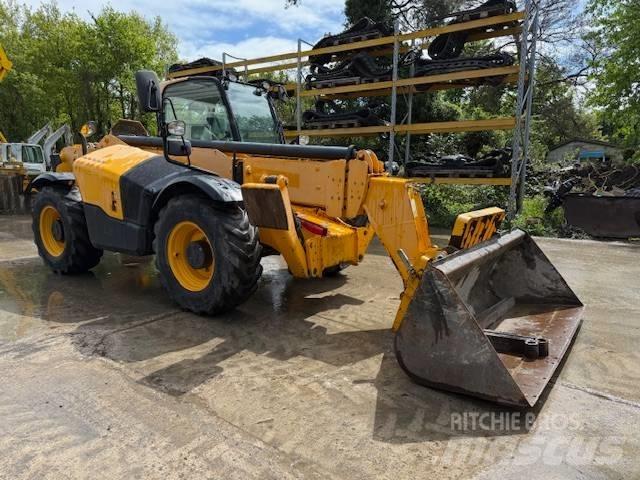 JCB 540-140 テレスコーピックハンドラー