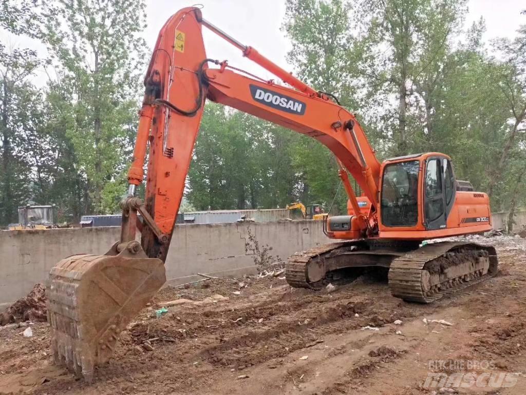 Doosan DX 300 LC 大型油圧ショベル12t以上（パワーショベル・ユンボ）