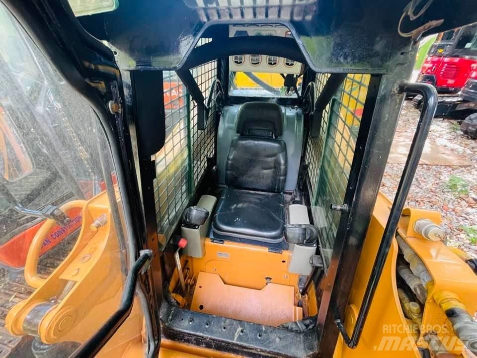 CASE 465 HD スキッドステアローダー