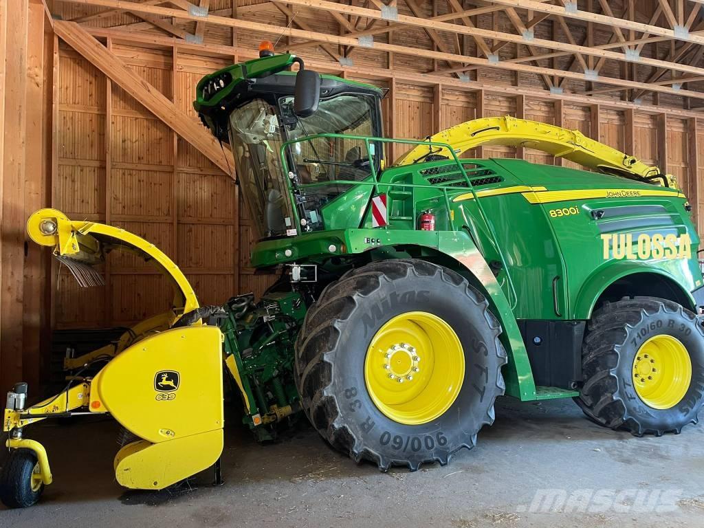 John Deere 8300 自走式フォレージハーベスター