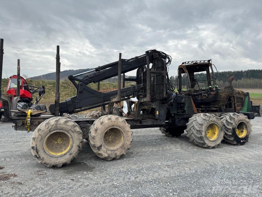 John Deere 1110 E フォワーダー