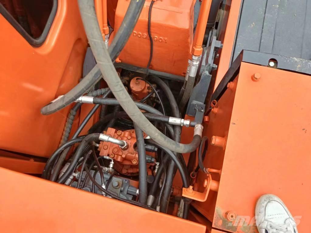 Doosan 150 W ホイール式油圧ショベル（パワーショベル・ユンボ・バックホー）