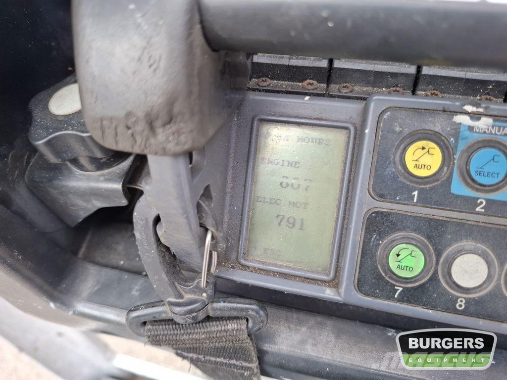 Hinowa 20.10 IIIS ブームリフト　屈伸型