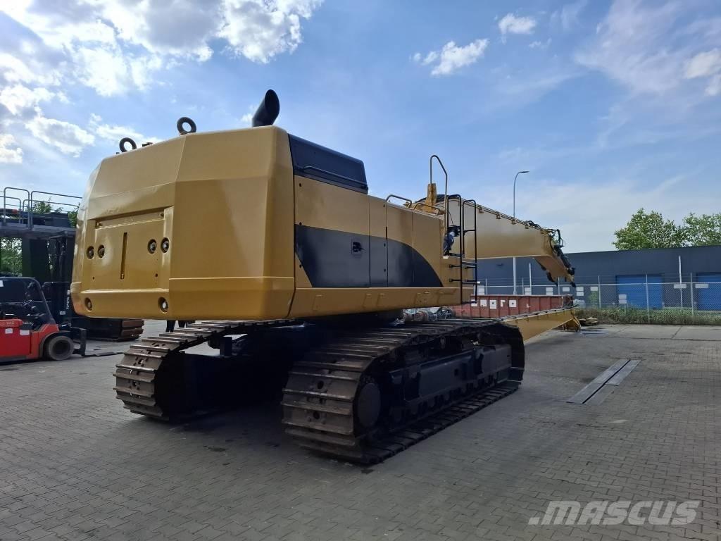 CAT 374 D L 廃棄物／工業産廃処理機
