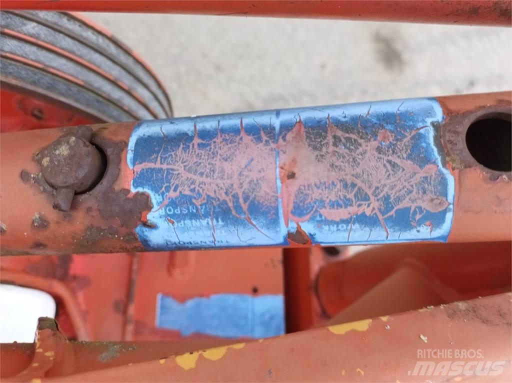 Kuhn GMD 55 HD モアーコンディショナー