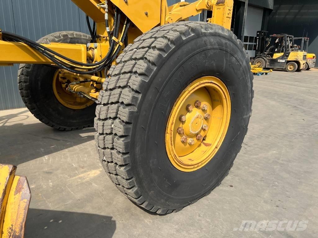 CAT 140M モーターグレーダー