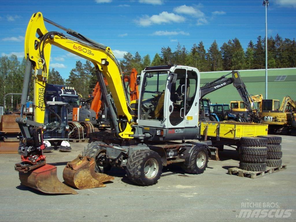 Neuson 6503-2 30Km/h ホイール式油圧ショベル（パワーショベル・ユンボ・バックホー）