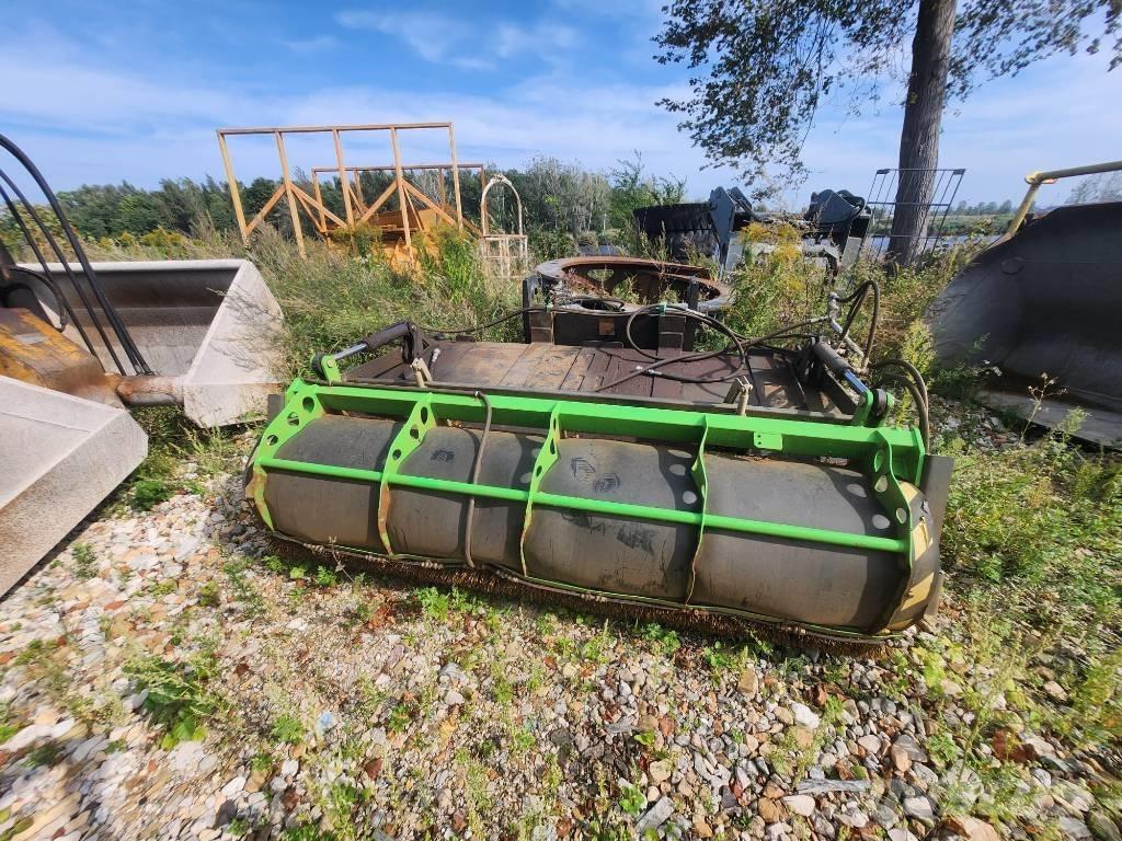 PMC SWB2500 路面清掃機