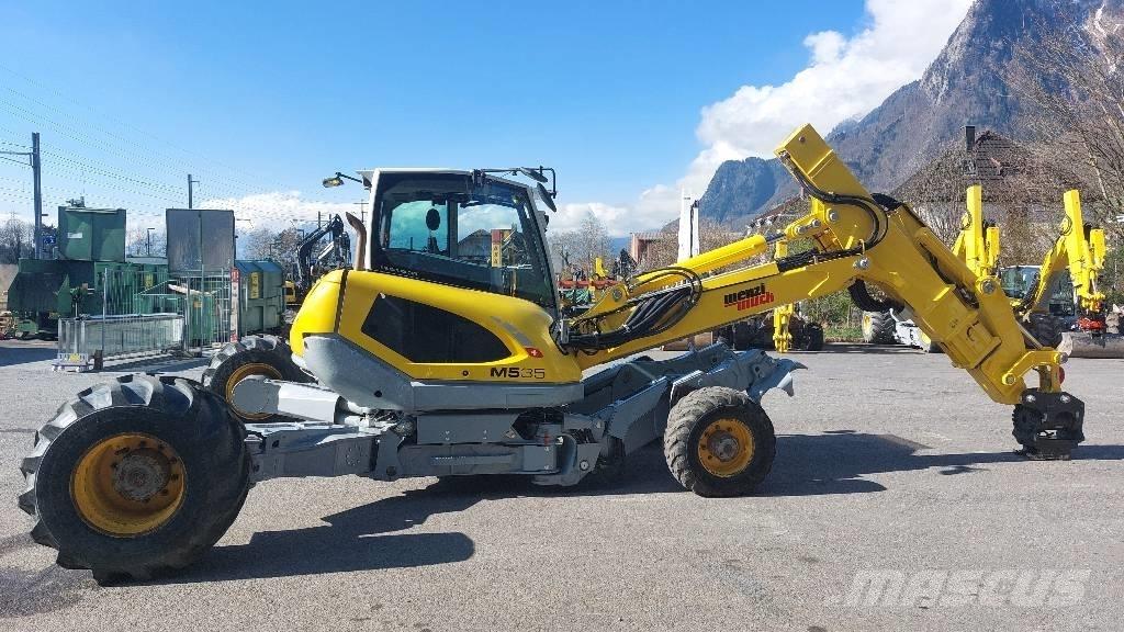 Menzi Muck M535 ホイール式油圧ショベル（パワーショベル・ユンボ・バックホー）