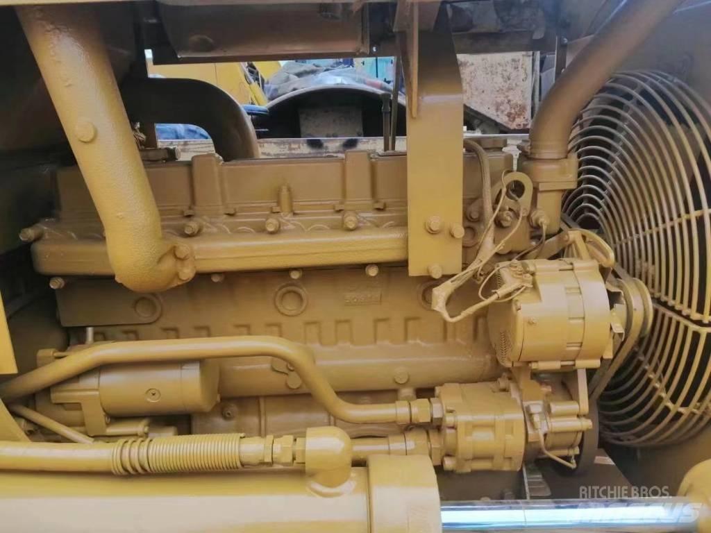 CAT D 4 C ブルドーザー