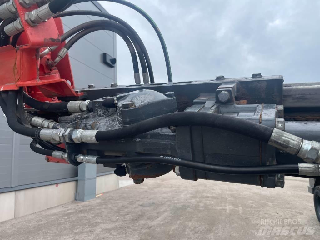 Sandvik DC300Ri サーフェイスドリルリグ