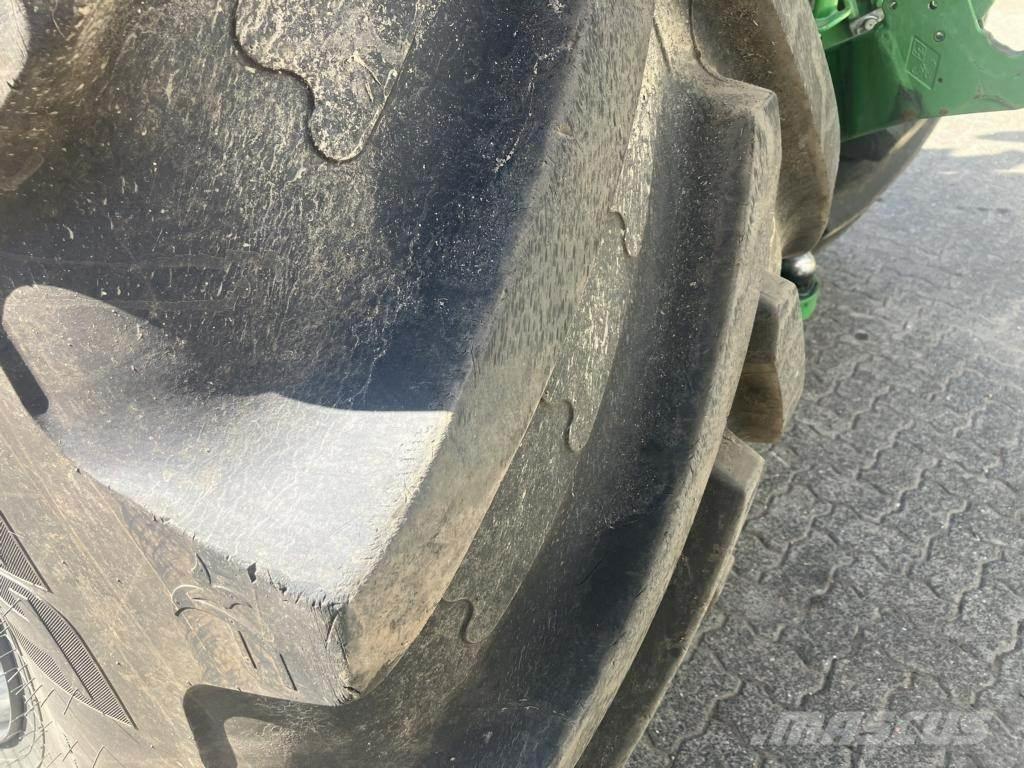 John Deere 6R250 トラクター