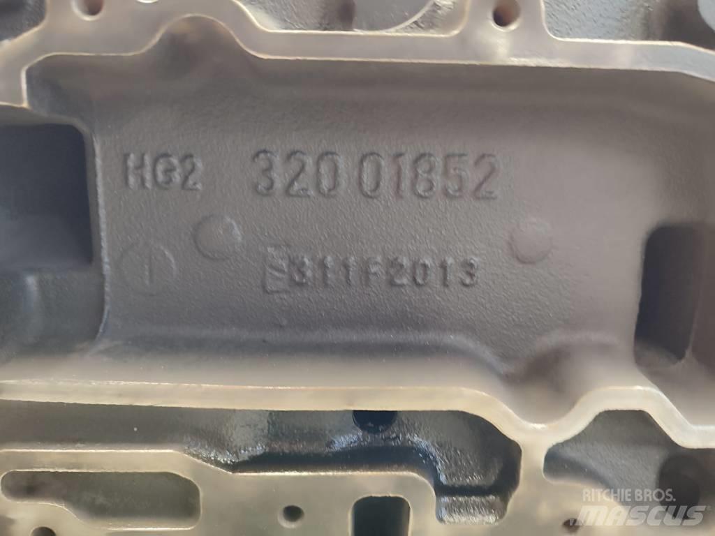 JCB 3CX engine post エンジン