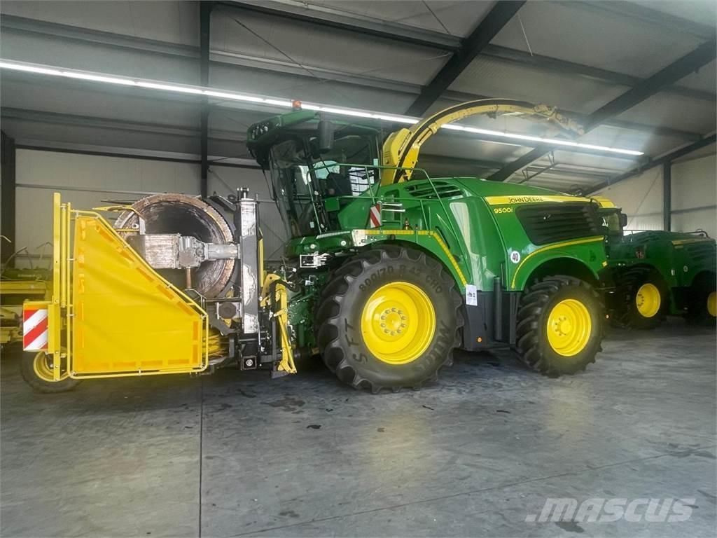 John Deere 8200i 自走式フォレージハーベスター