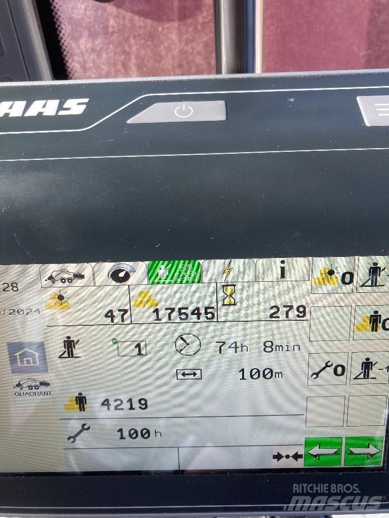 CLAAS Quadrant 4000 スクエアベーラー