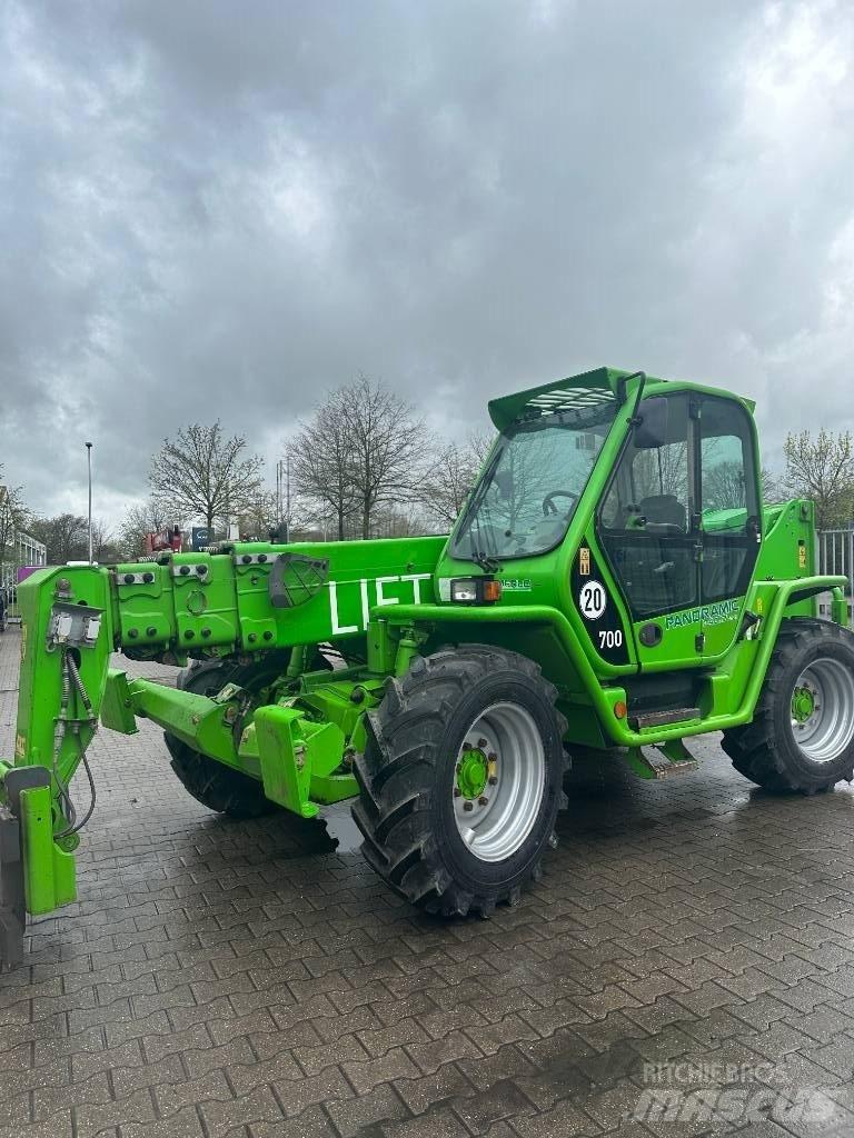 Merlo P40.17 Plus テレスコーピックハンドラー
