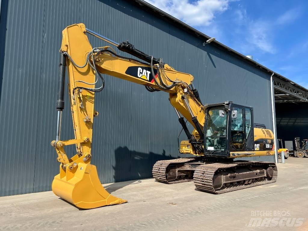 CAT 323D LN VA 大型油圧ショベル12t以上（パワーショベル・ユンボ）