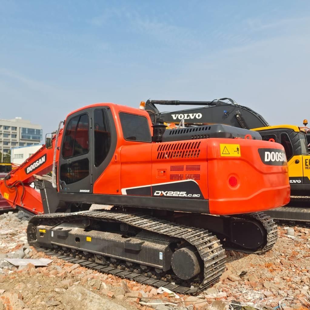 Doosan DX225LC-9C 大型油圧ショベル12t以上（パワーショベル・ユンボ）