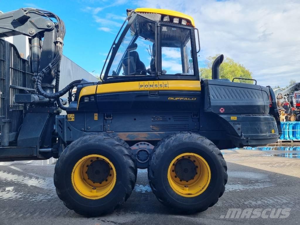 Ponsse Buffalo 8W フォワーダー