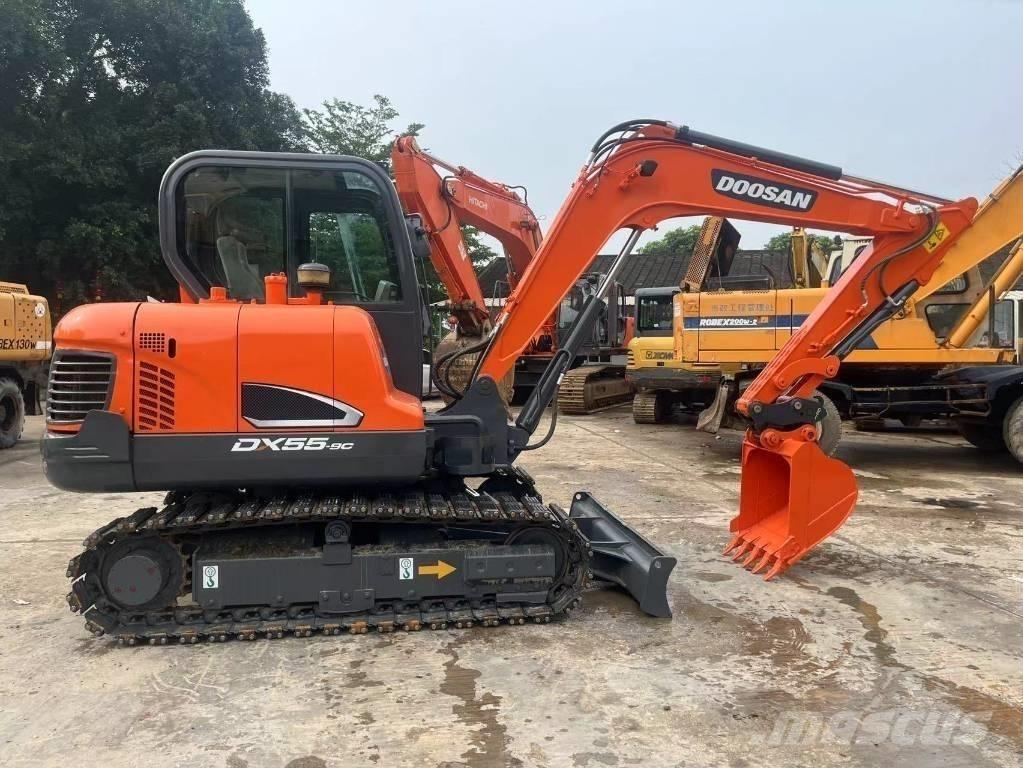 Doosan DX55-9C ミニ油圧ショベル 7t以下（ミニユンボ・ミニディガー）