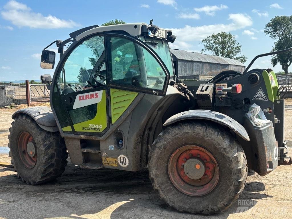 CLAAS Scorpion 7044 農業用テレハンドラー
