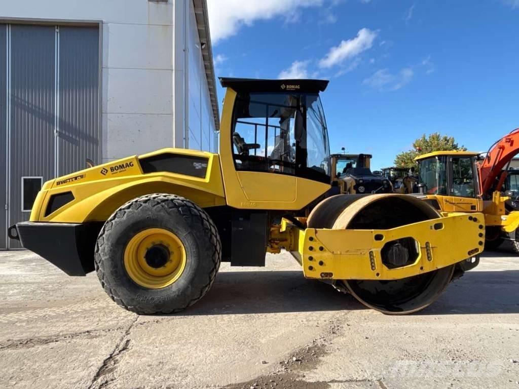 Bomag BW213D-5 振動ローラ