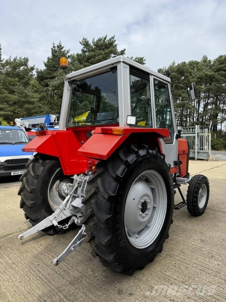 Massey Ferguson 690 トラクター