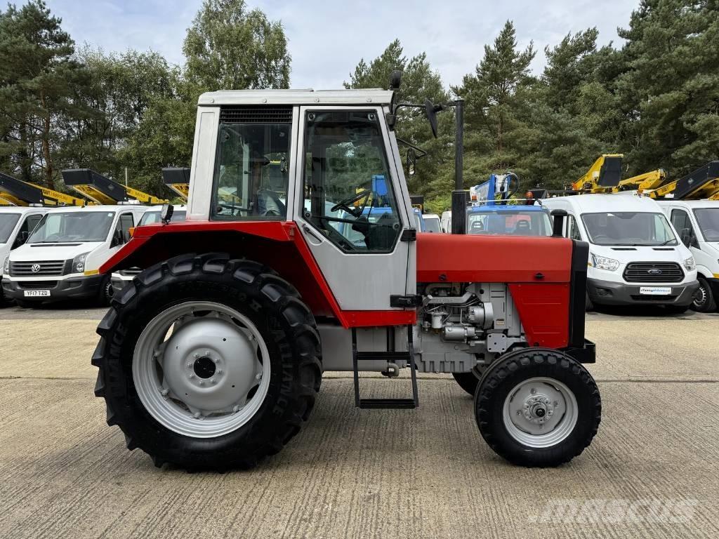 Massey Ferguson 690 トラクター