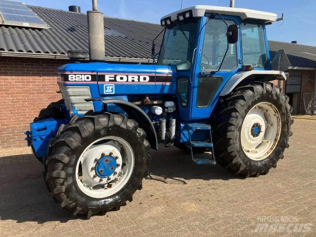 Ford 8210 gen 2 トラクター